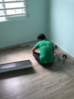 So sánh sàn gỗ và sàn nhựa