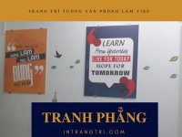 Trang trí tường văn phòng làm việc với tranh phẳng