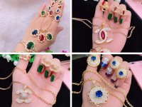 Có nên mua trang sức mạ vàng không?