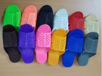 Vì sao dép tổ ong trở thành một huyền thoại?