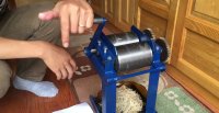 Làm món nem dễ dàng hơn với máy thái bì