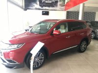 Mitsubishi Outlander giá bao nhiêu?