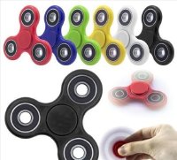 Con quay Fidget Spinner có gì mà thu hút mọi người?