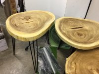 So sánh mặt bàn gỗ nguyên tấm làm từ gỗ tự nhiên và gỗ công nghiệp