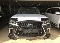 Xe Lexus LX 570 Super Sport 2018 giá bao nhiêu?