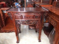 Cách sắp xếp, bài trí mẫu tủ bàn thờ gia tiên gỗ muồng đẹp