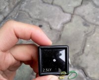 Phân biệt giữa đá dán chân bằng và đá đính chân nhọn