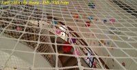 Lưới an toàn dù trắng sử dụng để che chắn cầu thang