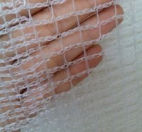 Lưới nông nghiệp ô vuông màu trắng