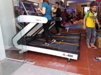Giảm cân hiệu quả với máy chạy bộ đa năng