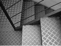 Những thông tin cần biết về nhôm chống trượt - Công ty TNHH SX TM DV Trần Hùng