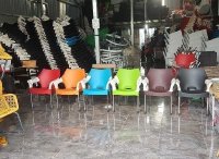 Có nên mua bàn ghế nhựa cafe thanh lý tại TPHCM?