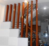 Dùng lam gỗ trang trí cầu thang đẹp hút hồn