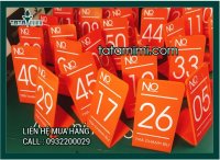 Biển số bàn mica màu cam
