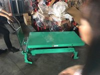 Xe nâng mặt bàn 500kg dùng để làm gì?