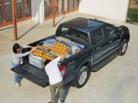 Cách xếp đồ vào thùng xe bán tải tốt nhất