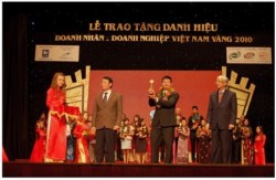 Báo Tiền Phong đưa tin về VINADESIGN: VINADESIGN nhận Cúp Vàng