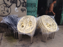 Ghế táo hoa văn chân Inox- mẫu ghế cafe mới Hot nhất hiện nay