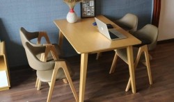 5 mẫu bàn ghế nhựa chân gỗ giá rẻ