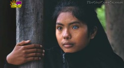 Kỳ lạ: Cô gái Chăm có đôi mắt 2 màu mang vẻ đẹp lạnh lùng ở Ninh Thuận