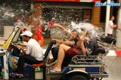 Songkran 2015: 25 người chết trong ngày đầu