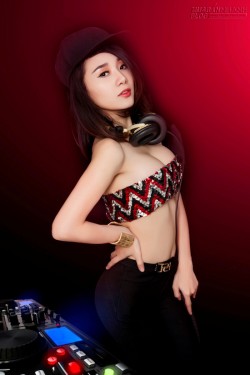 Bộ ảnh sexy của DJ Moon Kim