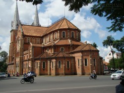 Những nhà thờ nổi tiếng ở Hà Nội và Sài Gòn