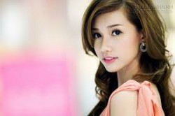 Mới hai mươi tư tuổi, sao lại giục tôi lấy chồng?