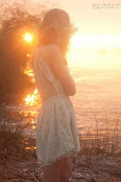 Chẳng biết phải cố quên đến bao giờ…