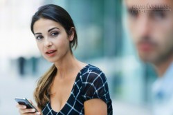 Cuộc điện thoại lạ đúng tiệc kỷ niệm ngày cưới