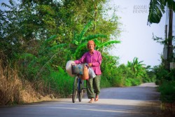 Chuyện cái thùng nước vo gạo đầu ngõ…