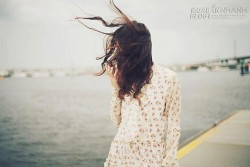 Vì yêu là muốn nhìn người mình yêu hạnh phúc, dù trong tim đau đớn biết nhường nào...