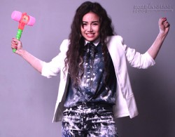 Đinh Ngọc Diệp điên đầu khi làm bảo mẫu