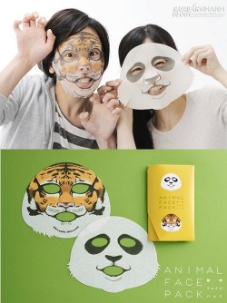 Chị em sốt với mặt nạ dưỡng da hình thú ngộ nghĩnh