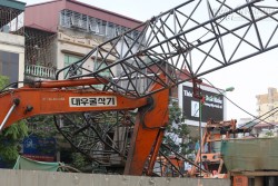 Hiện trường vụ sập cần cẩu tuyến metro Nhổn - Ga Hà Nội