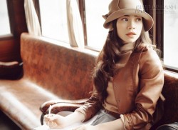 Nhìn tướng ngồi đoán tính cách phụ nữ