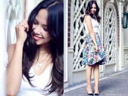 Mùa hè xuống phố quyến rũ cùng chân váy midi họa tiết