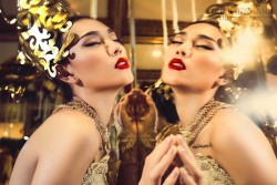 Diệu Huyền khoe vóc dáng gợi cảm, thân mật bên mẫu nam