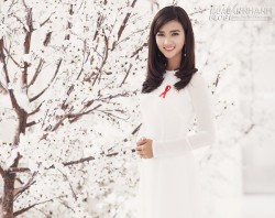 Kim Tuyến ủng hộ 30 triệu giúp người bị HIV