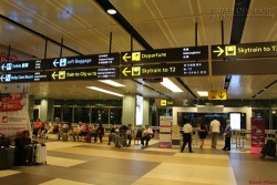 Cách đi tàu điện ngầm ở Singapore