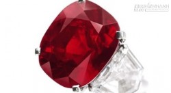 Cận cảnh viên đá ruby sang chảnh có giá hơn 668 tỷ đồng