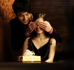 Xem bói chuẩn xác tính cách chàng qua những món quà!