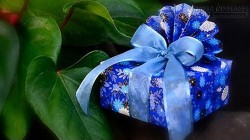 Mẹo gói quà kiểu đuôi công tận dụng giấy thừa hiệu quả