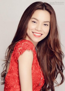 Các bí mật chưa biết sau vẻ hào nhoáng của Hồ Ngọc Hà