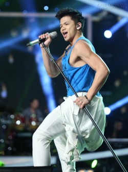 Vân Quỳnh, Trọng Hiếu bùng nổ trong Gala 1 Vietnam Idol