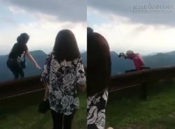 Clip rớt xuống núi Mẫu Sơn vì mãi quay phim bạn gái?