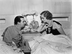 10 luật lệ vợ chồng quái dị khiến bạn bật ngửa ngay lập tức