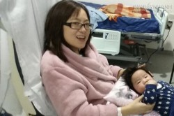 Kỳ diệu người mẹ hồi sinh sau một đêm nằm cạnh con trai