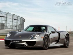 Porsche một lẫn nữa triệu hồi 918 Spyder