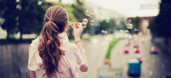 YÊU EM, CÔ GÁI TUỔI DẦN